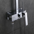 Moderne Badezimmerchrom -Badewanne Regen Dusche Säule Wasserhahn
